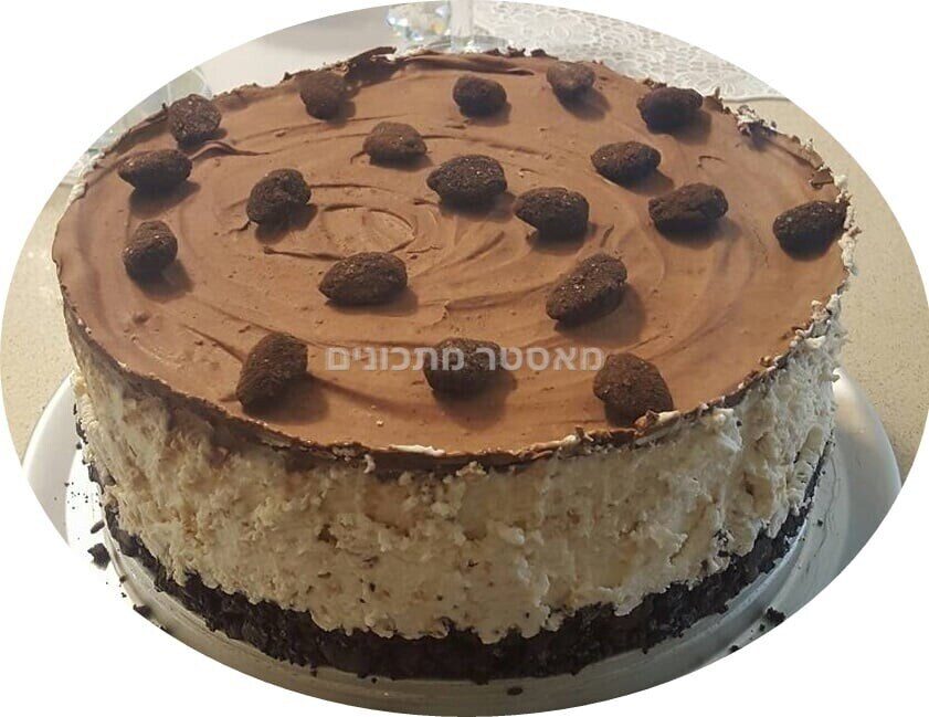 עוגת גבינה קרה עם שברי ברס , קוקוס קלוי מצופה בגנאש שוקולד