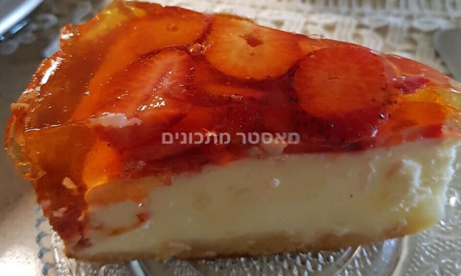 עוגת גבינה עם תותים