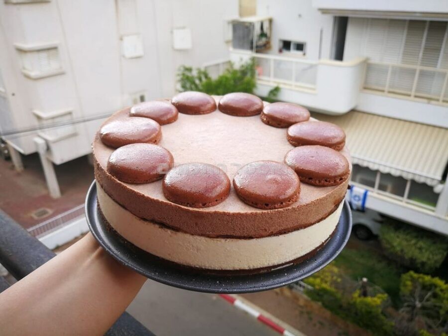 עוגת שכבות מוס חגיגית ומושקעת במיוחד