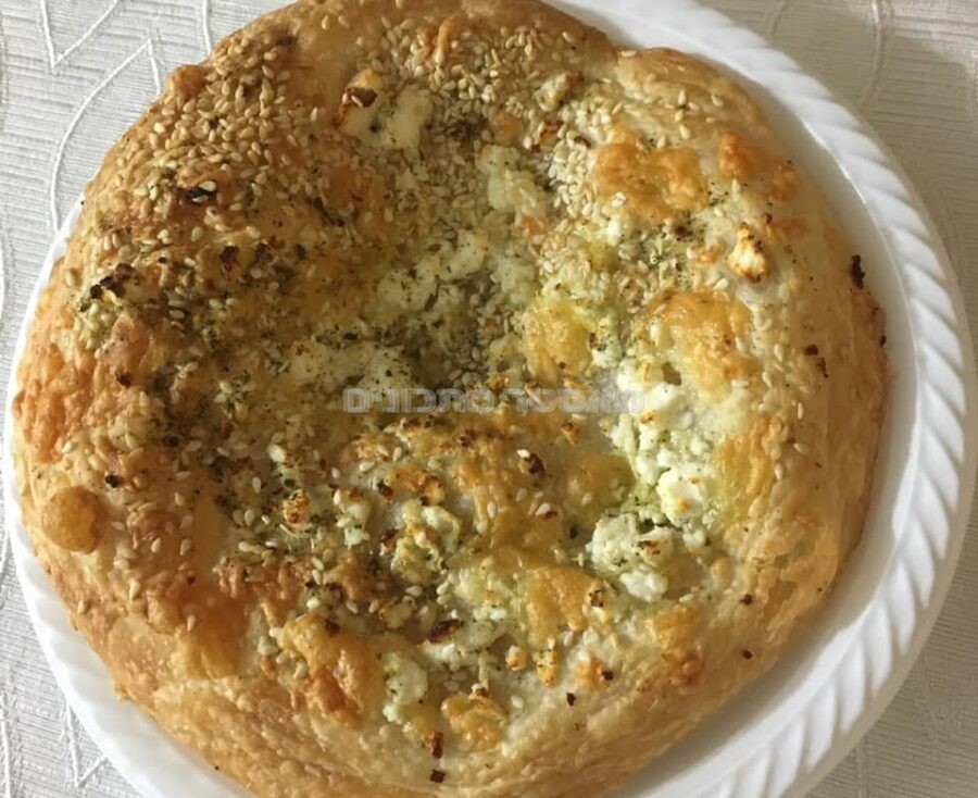 עלי מלווח עם גבינה וזעתר