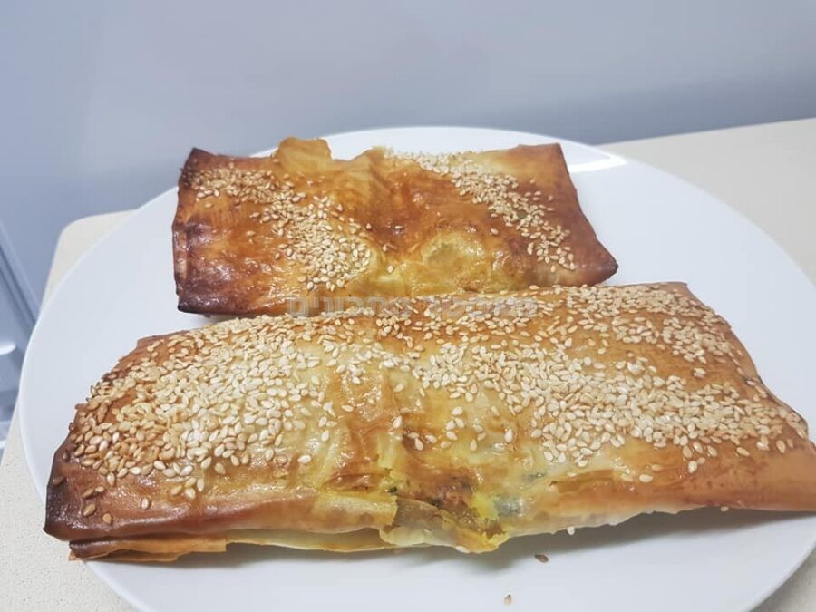 מתכון להכנת דג פילה מושט ללא עור עטוף בעלי פילו