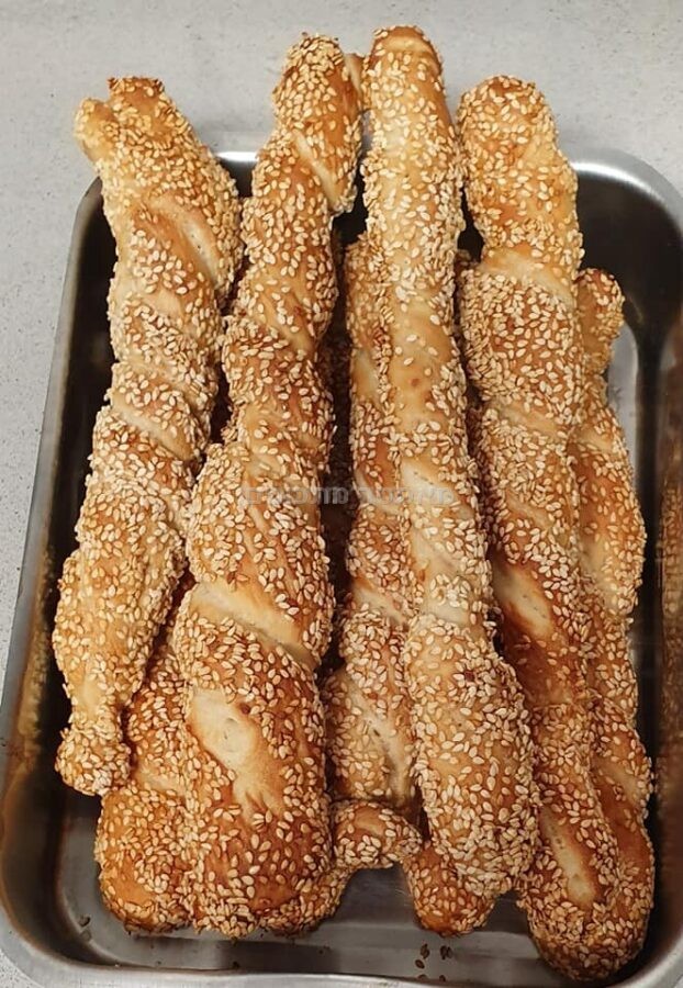 מקלות בייגלה(סימיט) בציפוי סילאן ושומשום