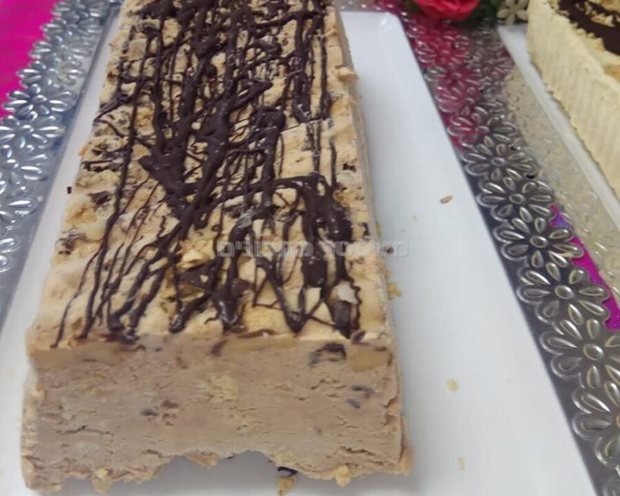 גלידה עם וופלים
