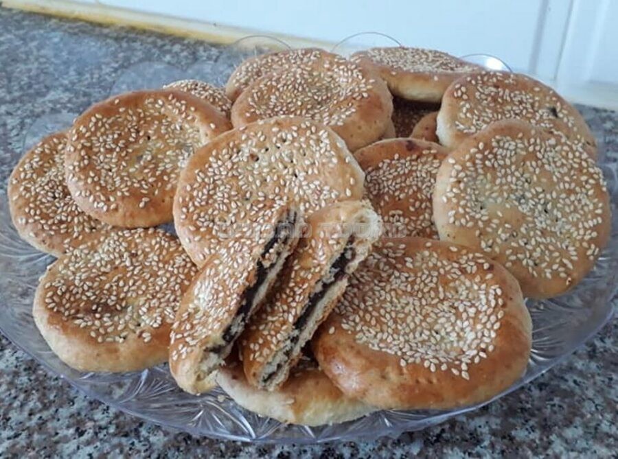 בעבע קריספי במילוי תמרים