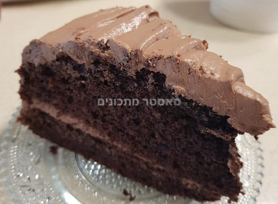 עוגת שוקולד גבוהה עטופה בקרם גנאש מריר וגבינה🌷🥰💕😀