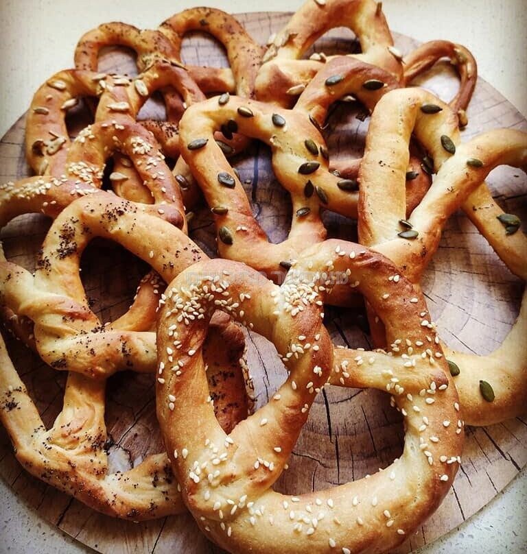 ביגלה ולחמניות עם גבינות אותו בצק