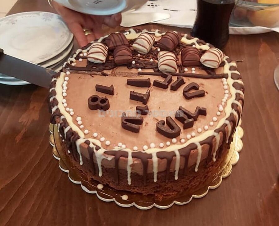 עוגת מוס שוקולד ושמנת מתוקה..ללא קמח ..מתאים לחולי צליאק🎂🍷🌹🌷