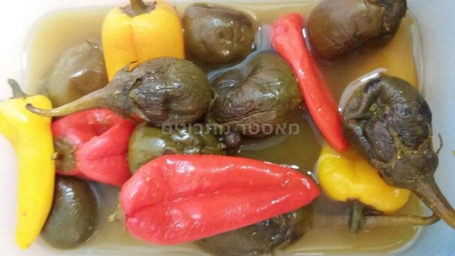 חמוצים מפלפלים וחצילים קטנים ♥