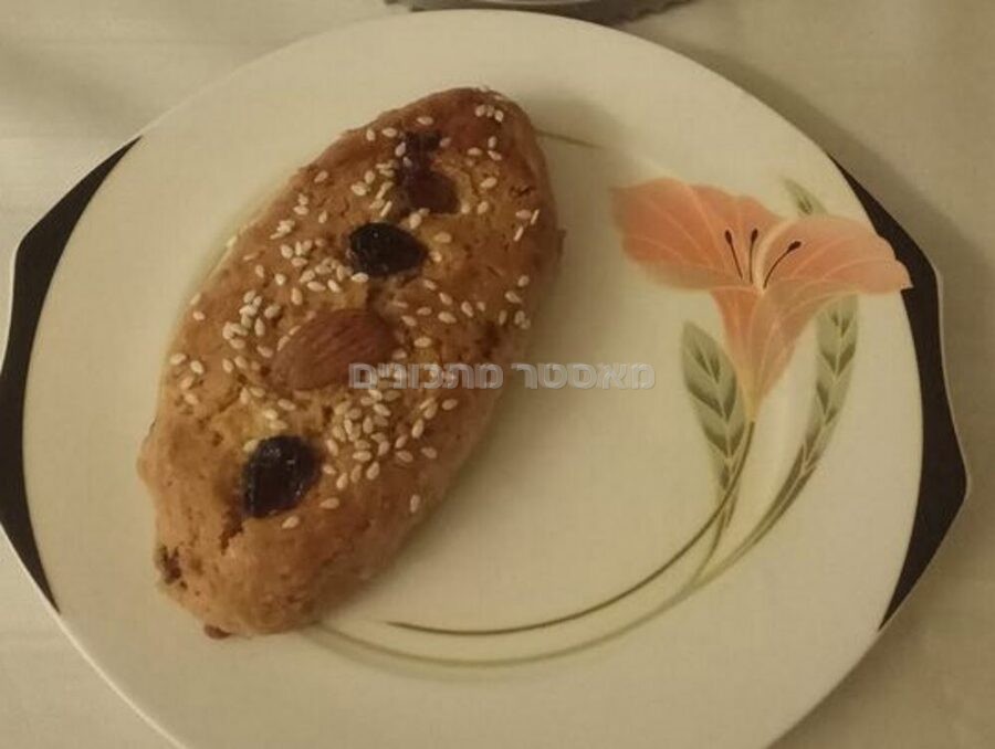 בולו … עוגת שקדים עם צימוקים תבלין שומר