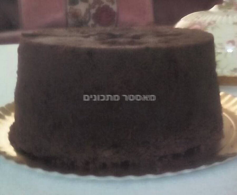 עוגת טורט שוקולית יפה גבוהה וטעימה מאוד
