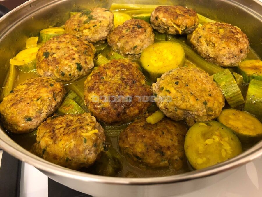 קישואים מבושלים עם קציצות🌺