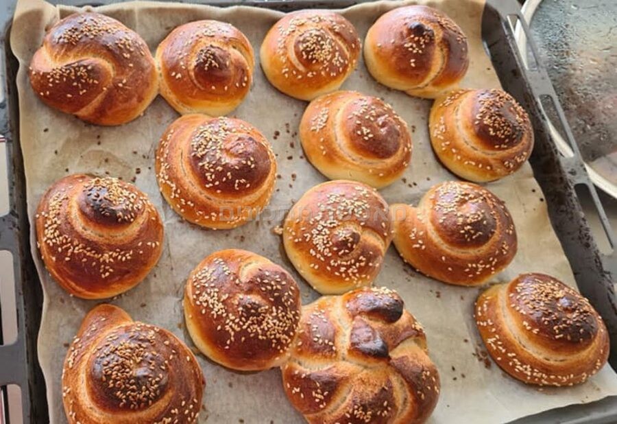 חלות ולחמניות ..הבצק יוצא אוורירי