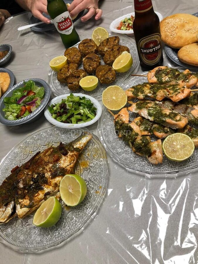 דג דניס+דג סלמון או קוביות סלמון+קבב דגים