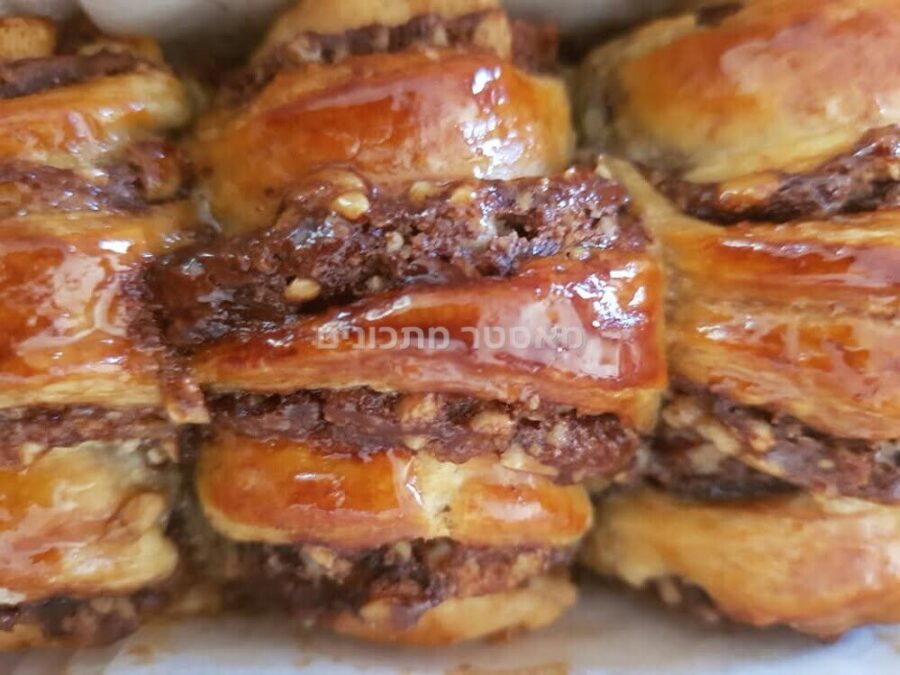 רוגאלך במלית אגוזים ושוקולד