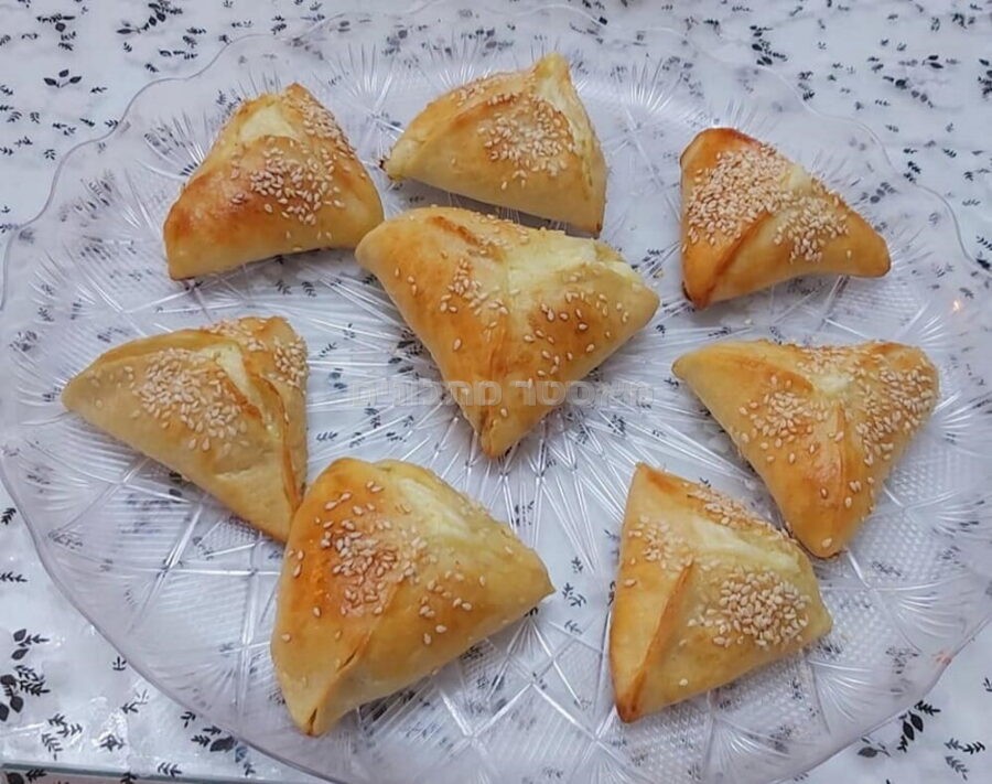 משולשי סמבוסק גבינה