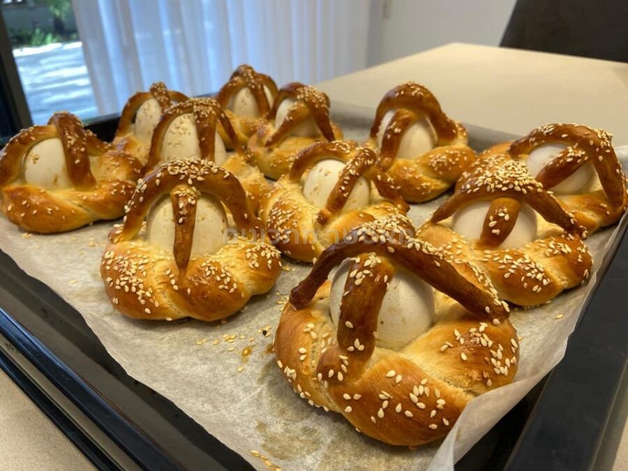 לחמניות עם ביצה לפורים