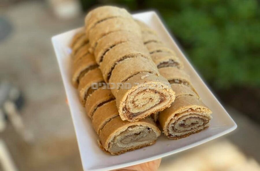 מגולגלות בשלושה מילויים חלבה,לוטוס,חמאת בוטנים וריבה