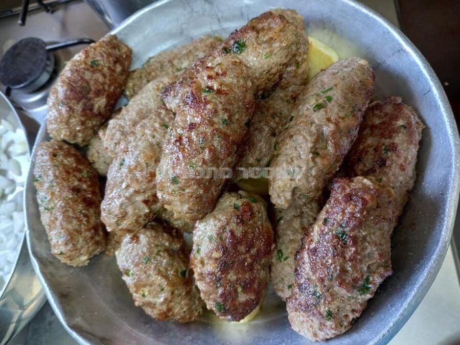 כופתאות בשר ברוטב עגבניות ועוד🥘🍲