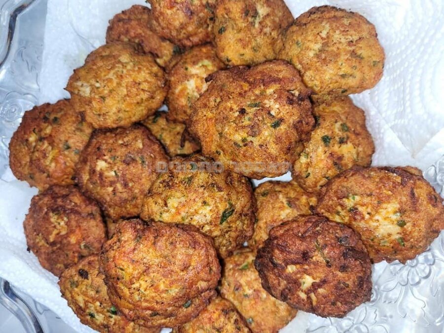 קציצות עוף וירק רכות ונימוחות..טעים😋