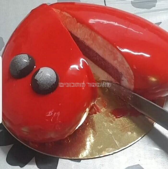 ן להכנת מוס גבינה פילדלפיה שוקולד לבן במילוי תותים בציפוי גלסאז