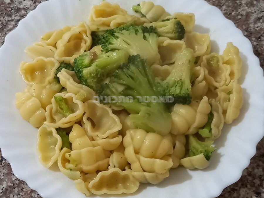 פסטה בתוספת ברוקולי🍜🍜
