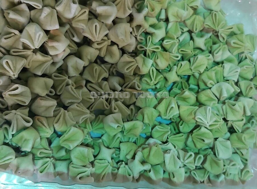 קונכיות פתיתים עם תרד
