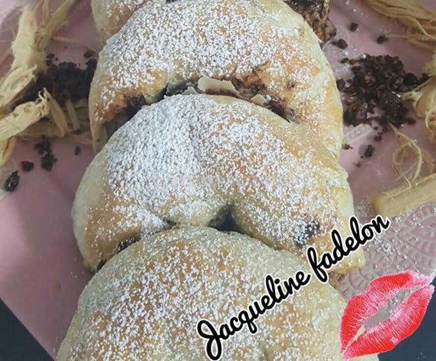 בצק מלווח במילוי ממרח אגוזים,חלווה ופקאן בסוכר