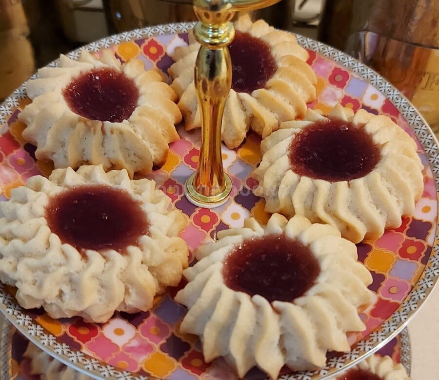 עוגיות חמאה זילוף עם ריבה