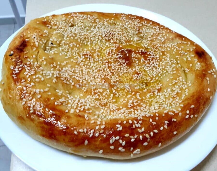 לחם על מכסה של סיר❤