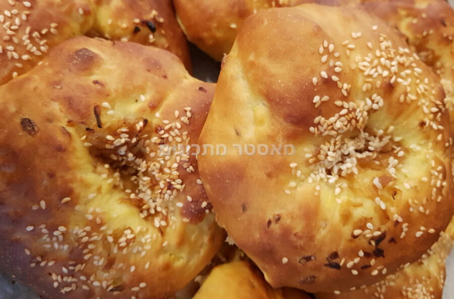 לחם מיוחד ( מזכיר לחם גרוזיני )