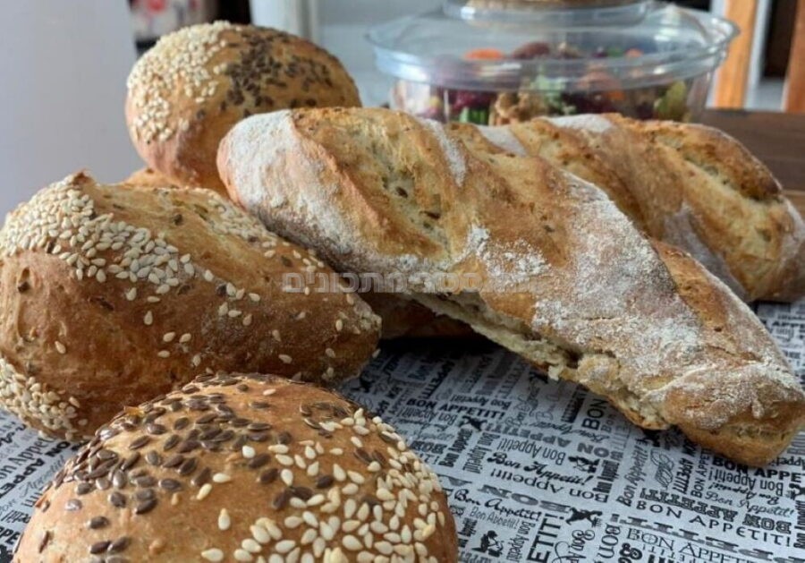 לחם כפרי או לחמניות