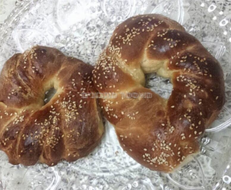 חלות ולחמניות
