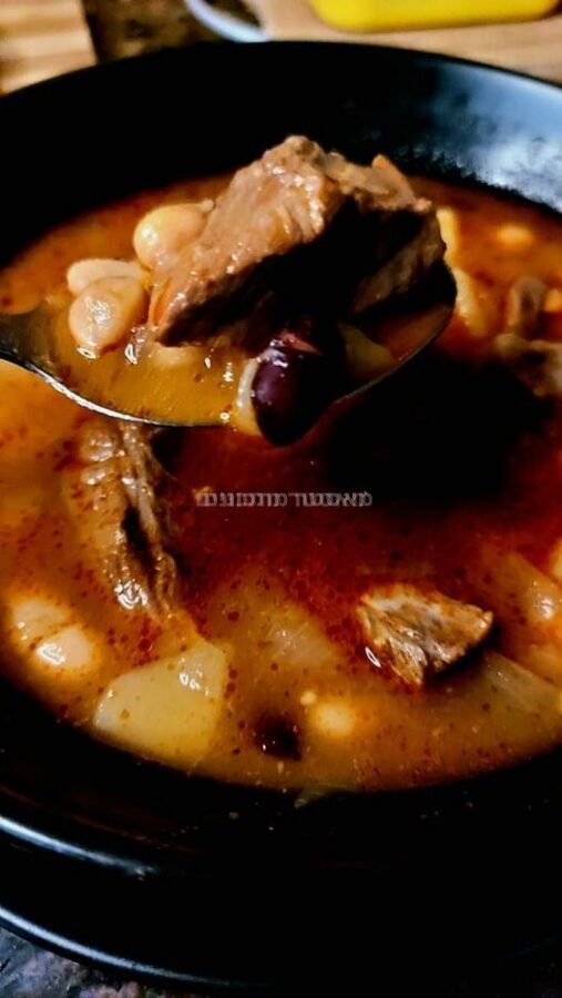 🥣 מרק שעועית, גרגירי חומוס,תפוחי אדמה ונתחי בקר נמסים בפה…המרק המושלם