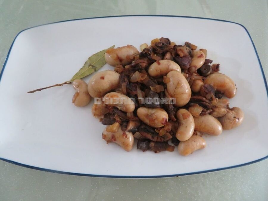 מעדן ביצי הודו ופיטריות עשיר