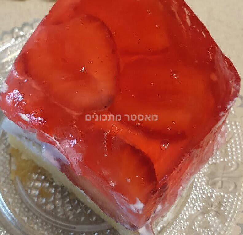 עוגת לימונית קצפת ותותים