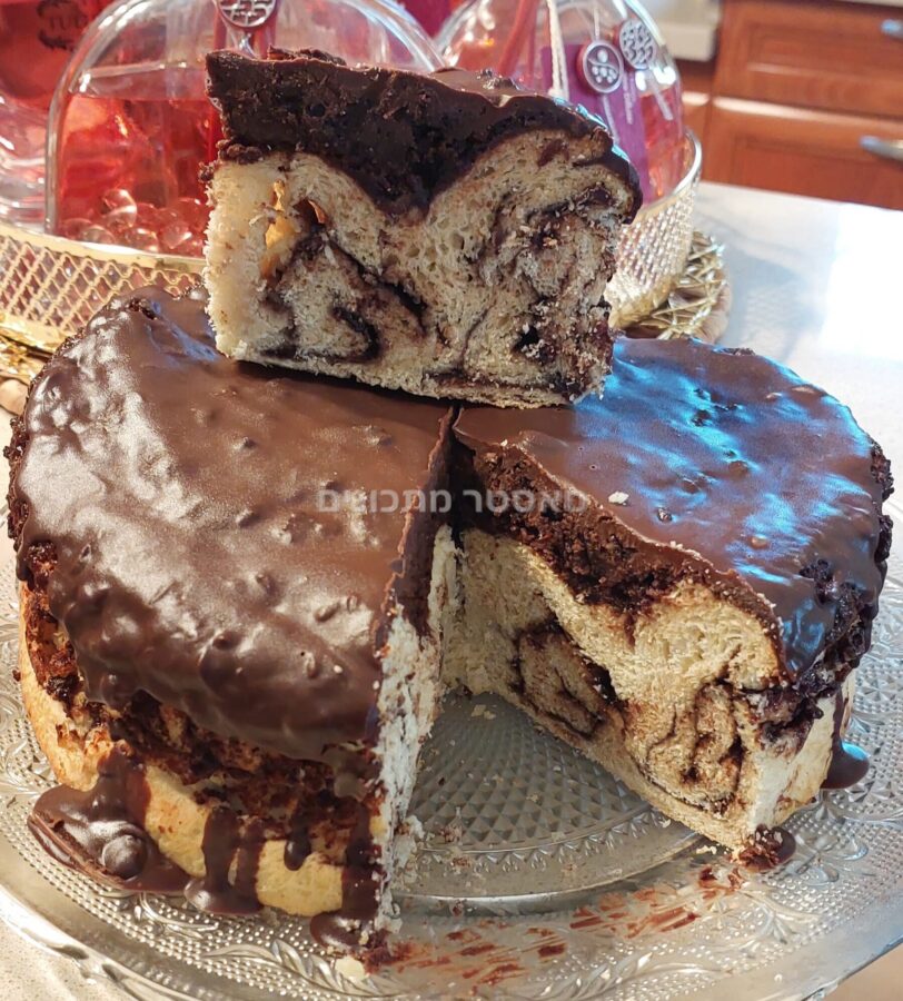 עוגת שמרים שוקולד משולבת עם עוגת שוקולד וגנאש מריר
