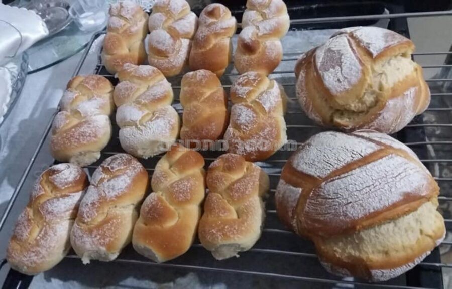 בצק קבוע שאני מכינה לחלות,לחמניות ופיצה ( 3 מתכונים ) 👐
