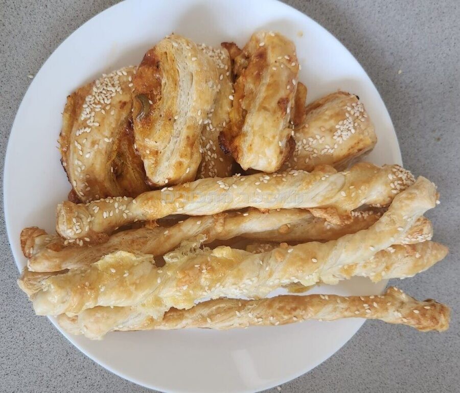 מגולגלות פיצה+מקלות גבינה