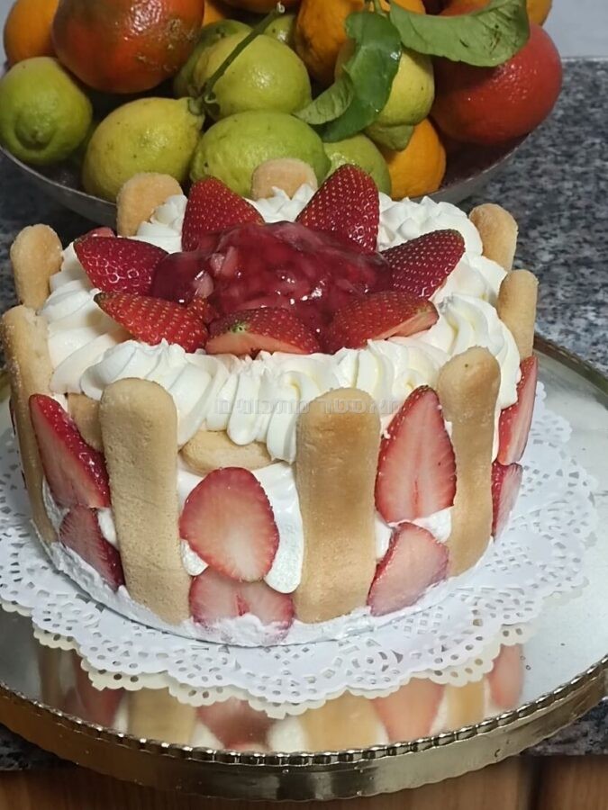 עוגת גבינה בישקוטים ותות שדה 🍓🍓🍓