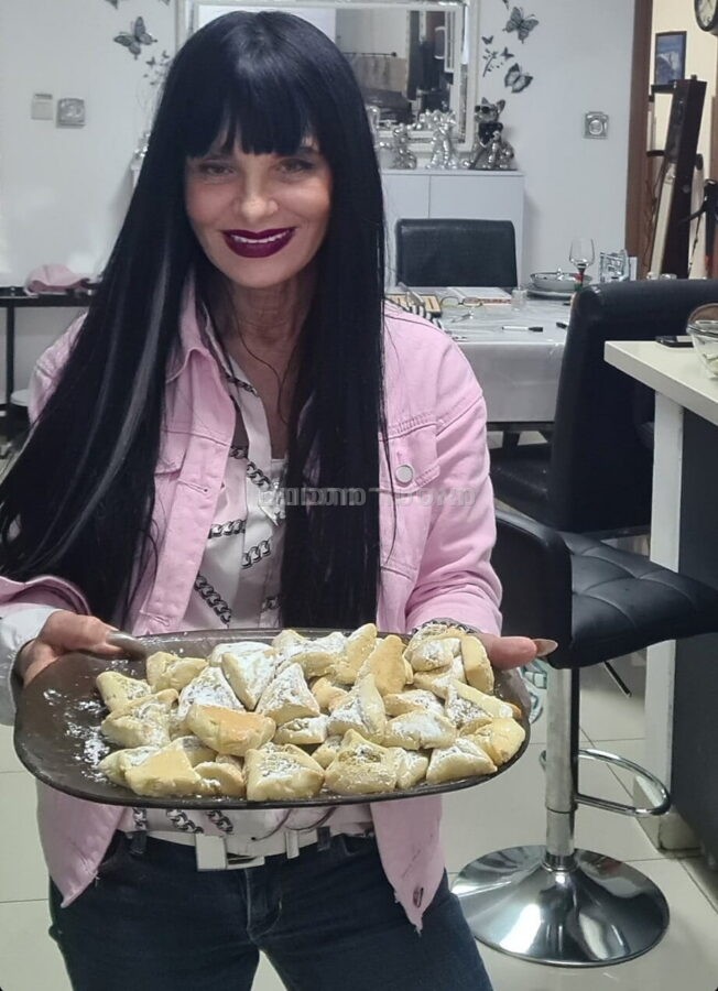 מיני אוזני המן חמאה במילוי קרם פסטוקים ושוקולד לבן