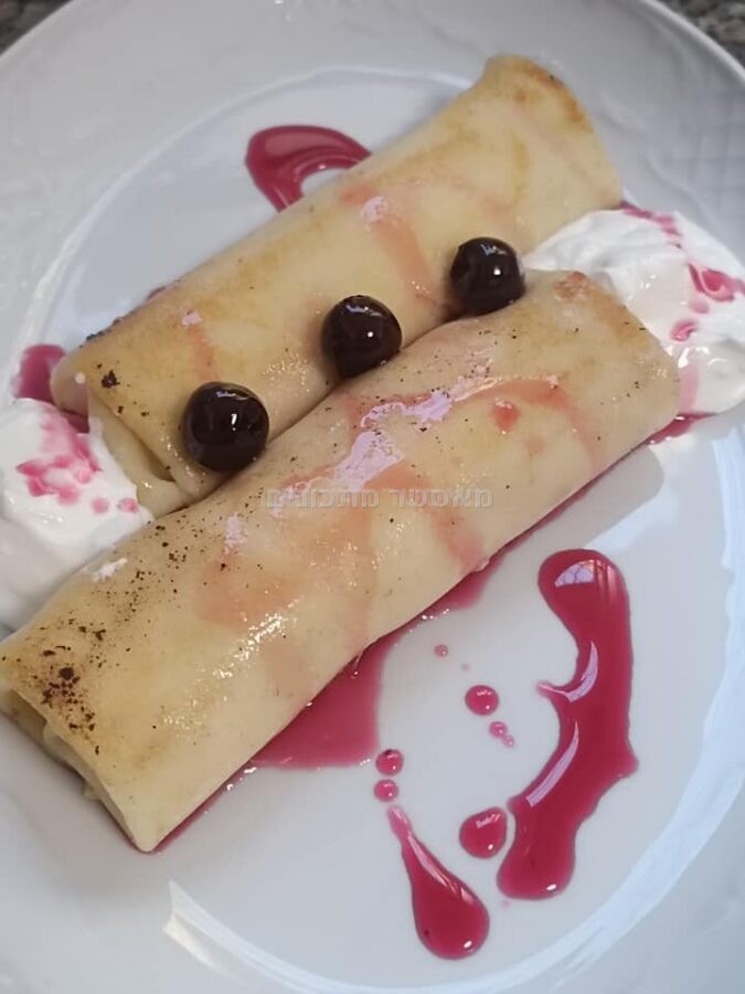 בלינצ'ס במילוי גבינה ודובדבני אמרנה