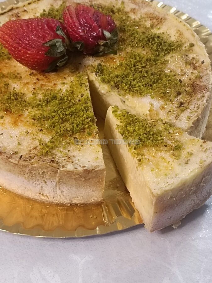 עוגת קרם ברולה עם שערות קדאיף ופיסטוק … טעם נדיר 🔥