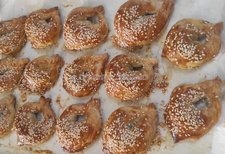 בורקס מבצק מלוואח במילוי בשר