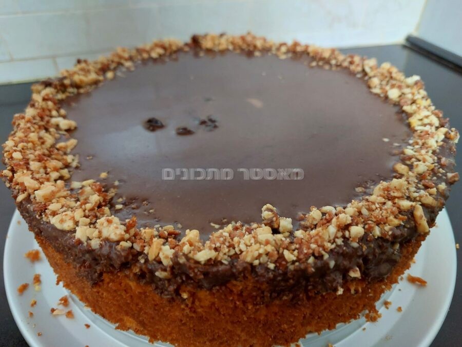 עוגת שיש/ גזר ושוקולד ללא גלוטן עטופה בגאנש