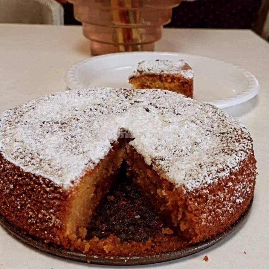 עוגת מרציפן רכה ונימוחה