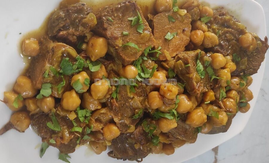 תבשיל בשר צלי וחומוס