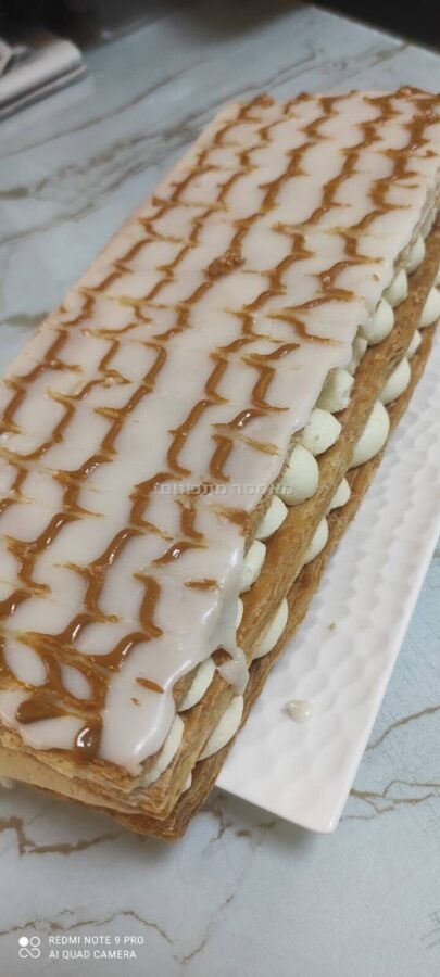 עוגת מילפיי במילוי קרם וניל צרפתי
