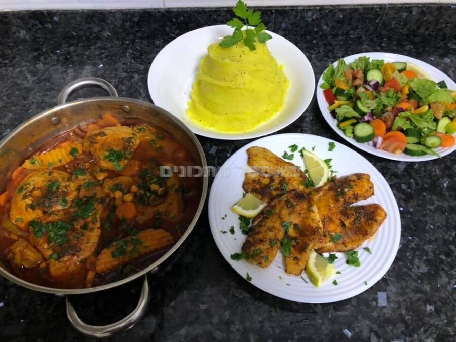 דג טונה ברוטב עגבניות וחומוס