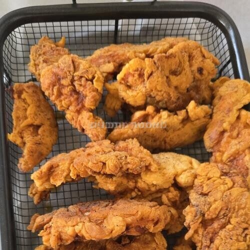 רצועות עוף קריספיות בסגנון KFC
