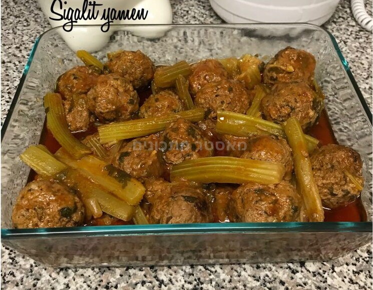  קציצות בשר עם סלרי מעדן
